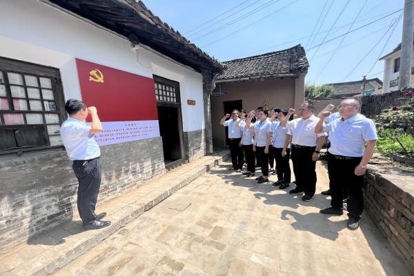陕122cc太阳集成游戏韩城分公司坚持“挂图作战”助推主题教育深入开展（2）.jpg