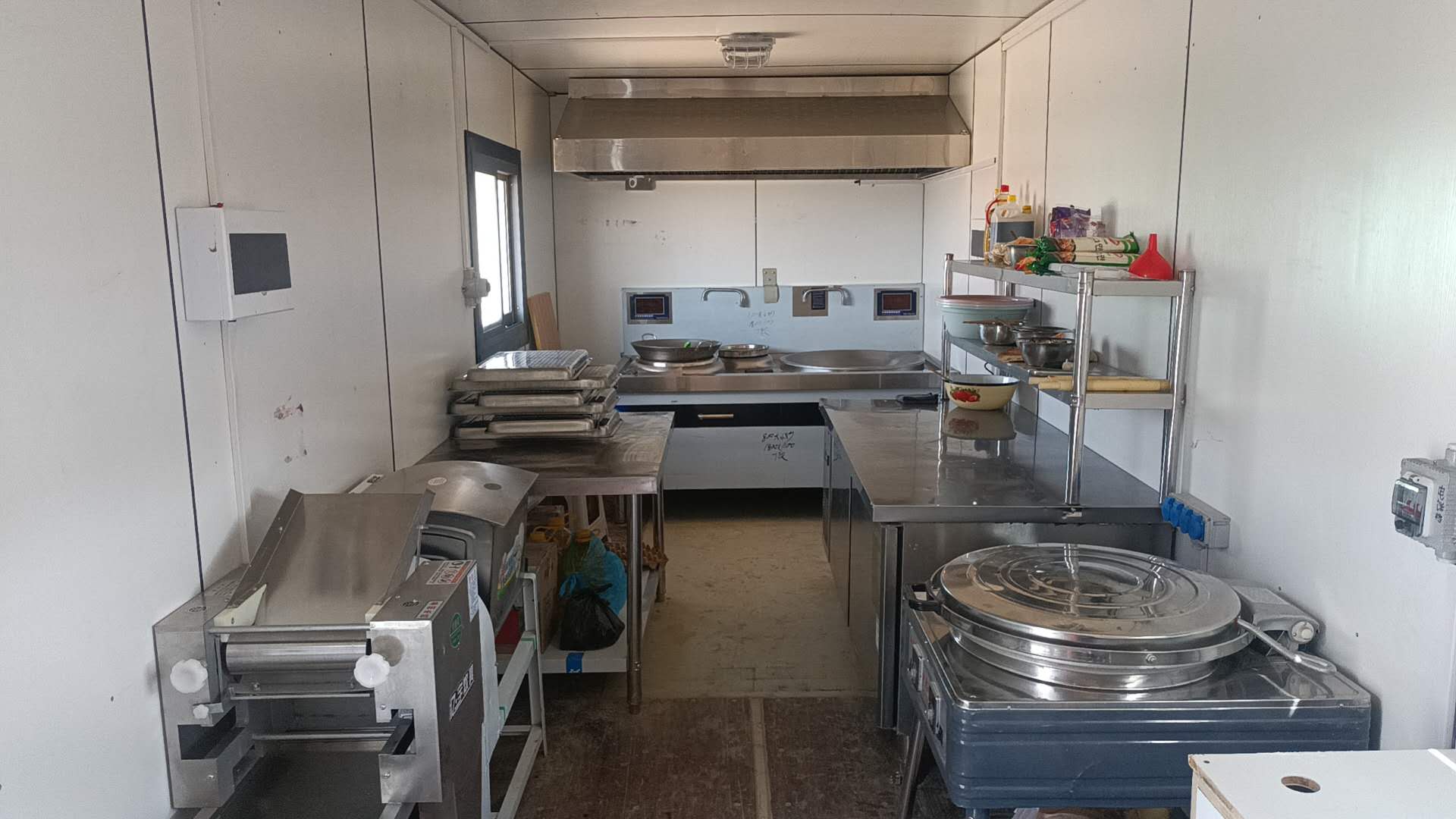 跨越万里的油泼面：陕西122cc太阳集成游戏钻井分公司外洋食堂暖心开灶.jpg