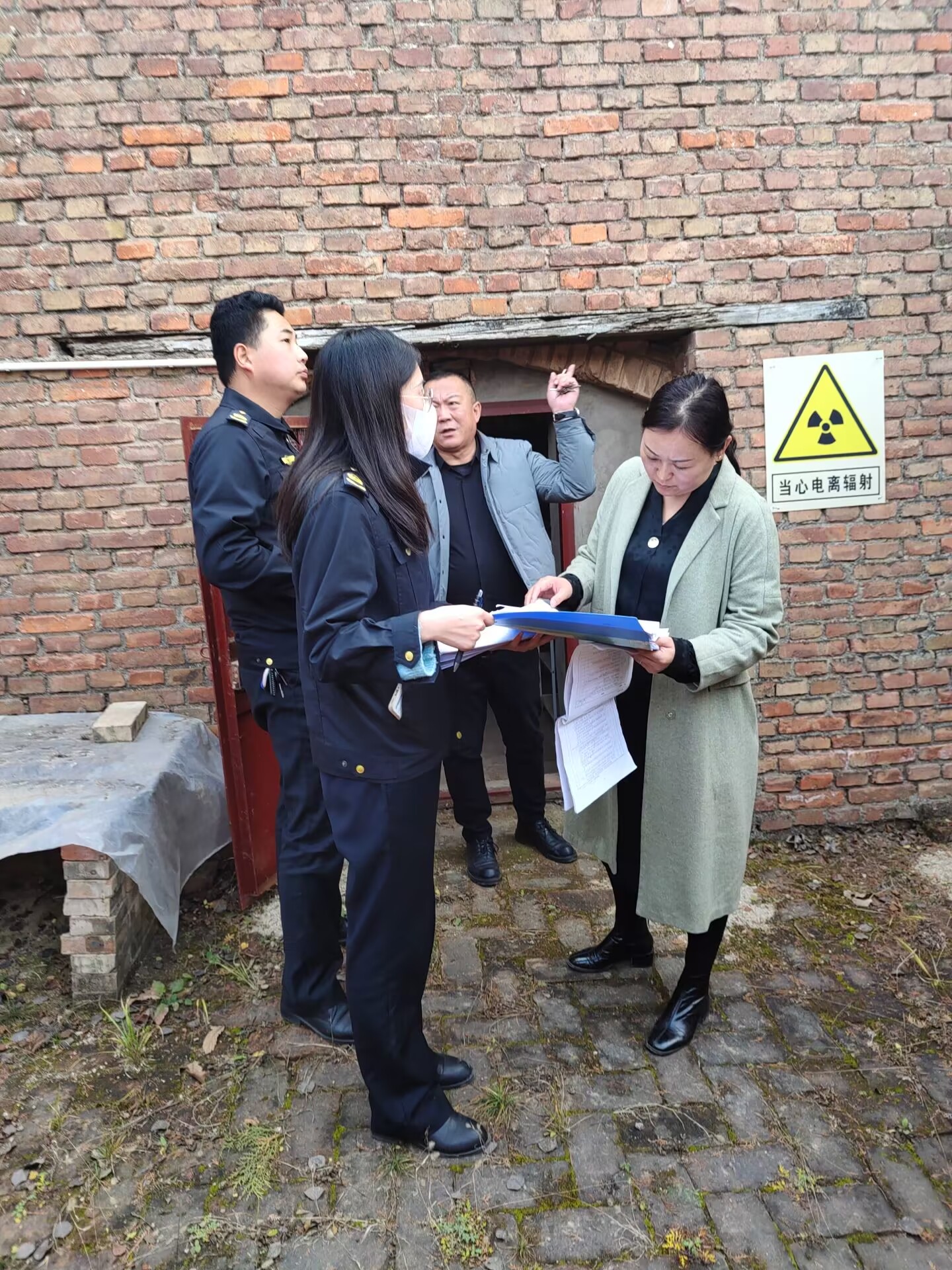 市生态情形局到铜川分公司开展放射源专项检查.png